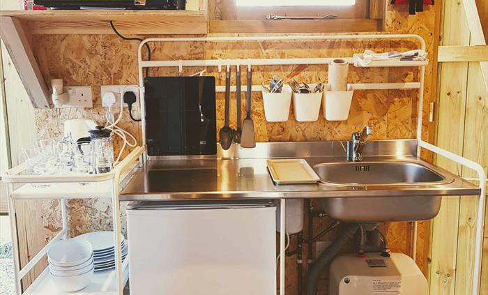 cabin kitchen facilities fridge, microwave, kettle, hob, crockery, pots, pans